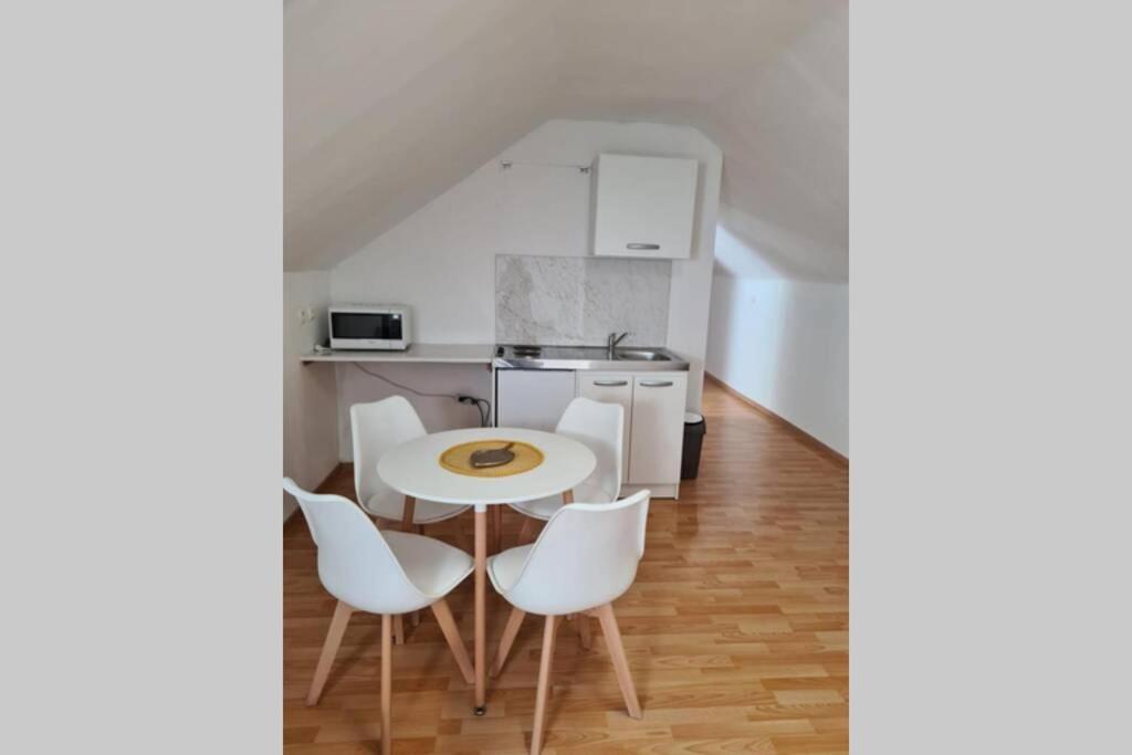 Апартаменти Au Petit Ravel Loft Cosy Au Coeur De La Nature Bernissart Екстер'єр фото